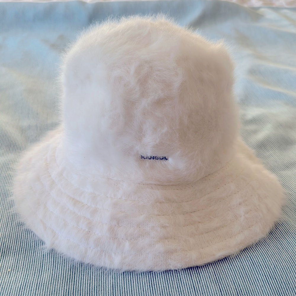 White fur Kangol bucket hat